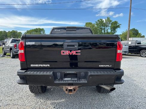 Used 2016 GMC Sierra 2500 Denali w/ Suspension Package, Off-Road AWD/4WD image 9