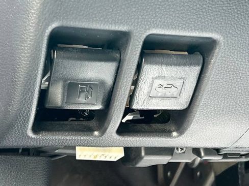 Used 2021 Toyota RAV4 XLE AWD/4WD image 20