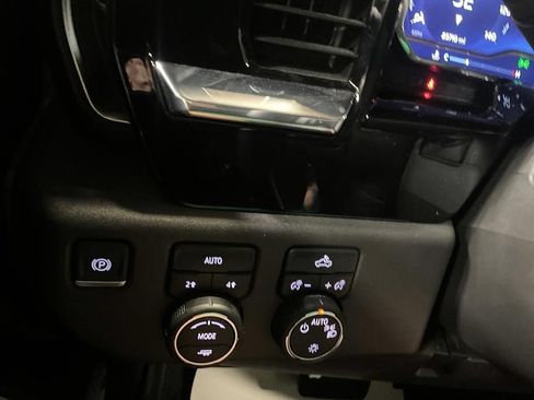 Used 2025 Chevrolet Silverado 1500 LT AWD/4WD image 23