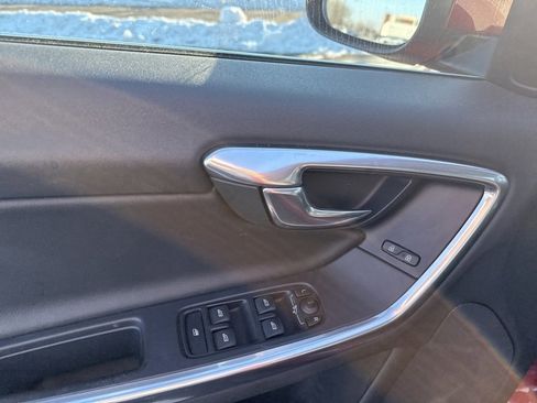 Used 2015 Volvo S60 T5 Premier w/ Climate Package image 11