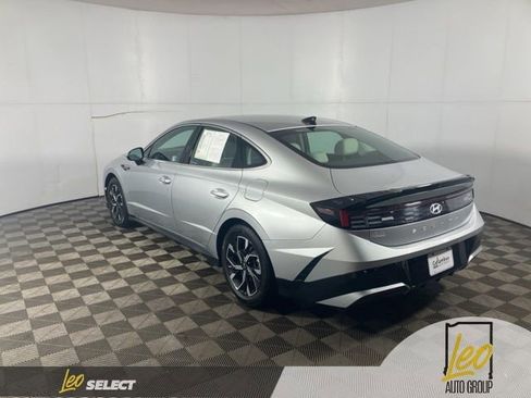 Used 2025 Hyundai Sonata SEL FWD image 4