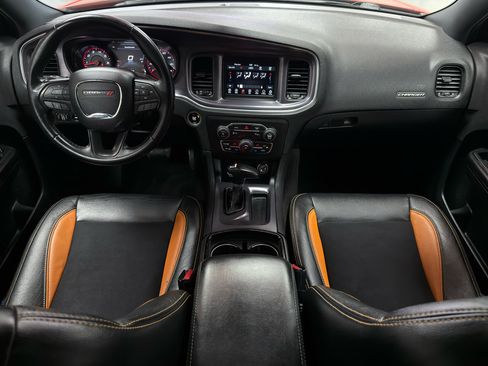 Used 2018 Dodge Charger SXT w/ Blacktop Package image 30