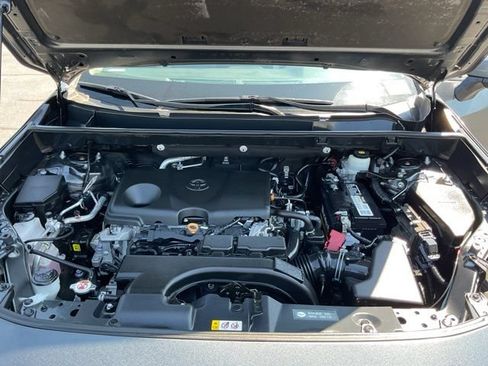 Used 2021 Toyota RAV4 XLE Premium FWD image 18