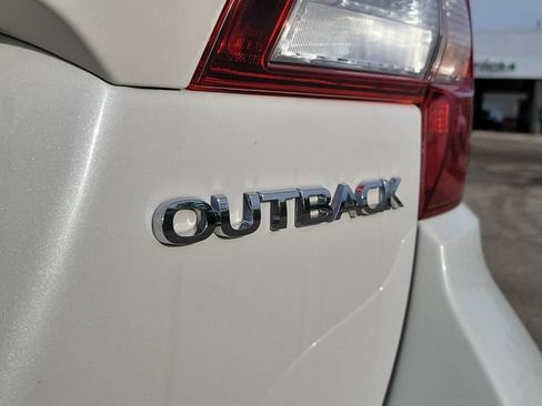Used 2018 Subaru Outback 2.5i Limited AWD/4WD image 33