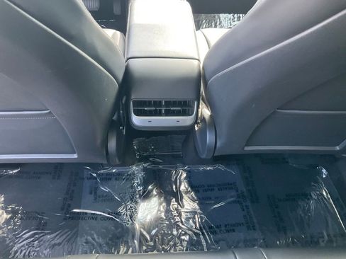 Used 2021 Tesla Model Y Long Range image 35