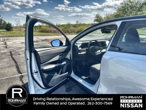 Used 2023 Nissan Ariya FWD image 10