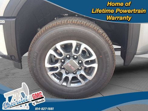 New 2025 GMC Sierra 2500 SLE w/ SLE Value Package; image 32