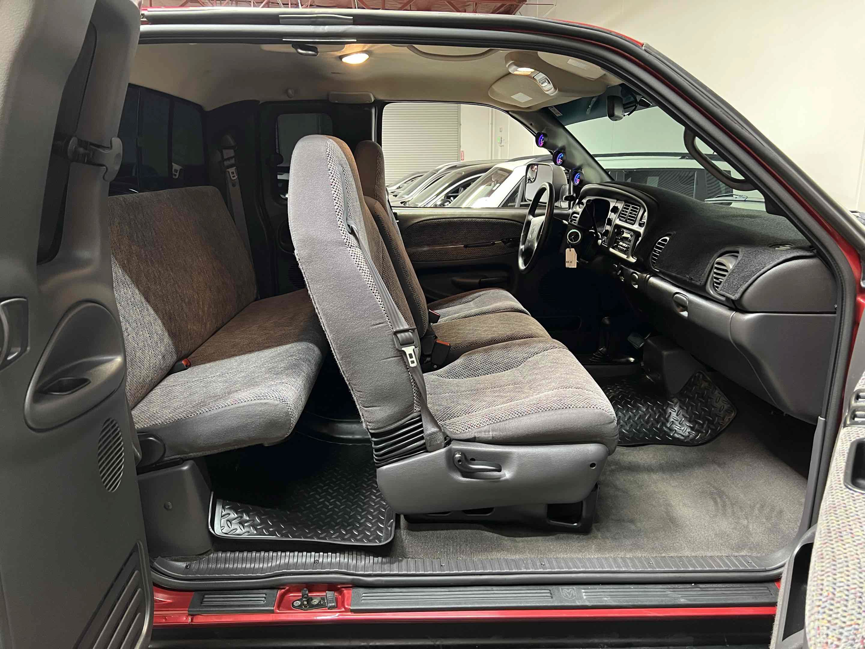 Used 1998 Dodge Ram 2500 Truck 4x4 Quad Cab image 33
