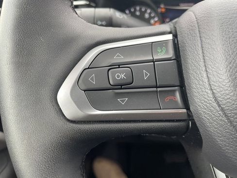 Used 2024 Jeep Compass Limited image 19