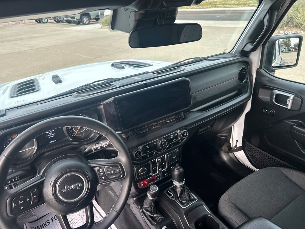Used 2025 Jeep Wrangler Unlimited Rubicon AWD/4WD image 13