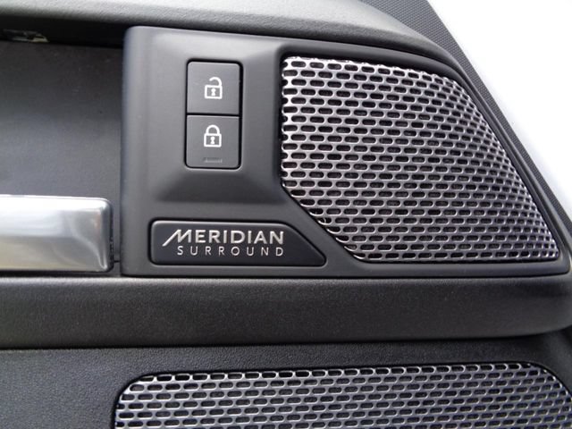Used 2023 Land Rover Defender 110 V8 AWD/4WD image 15