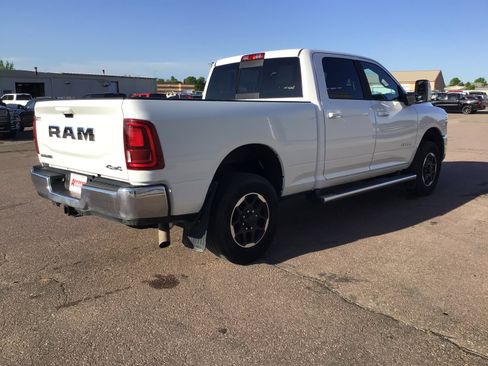Used 2025 RAM 3500 Laramie AWD/4WD image 9