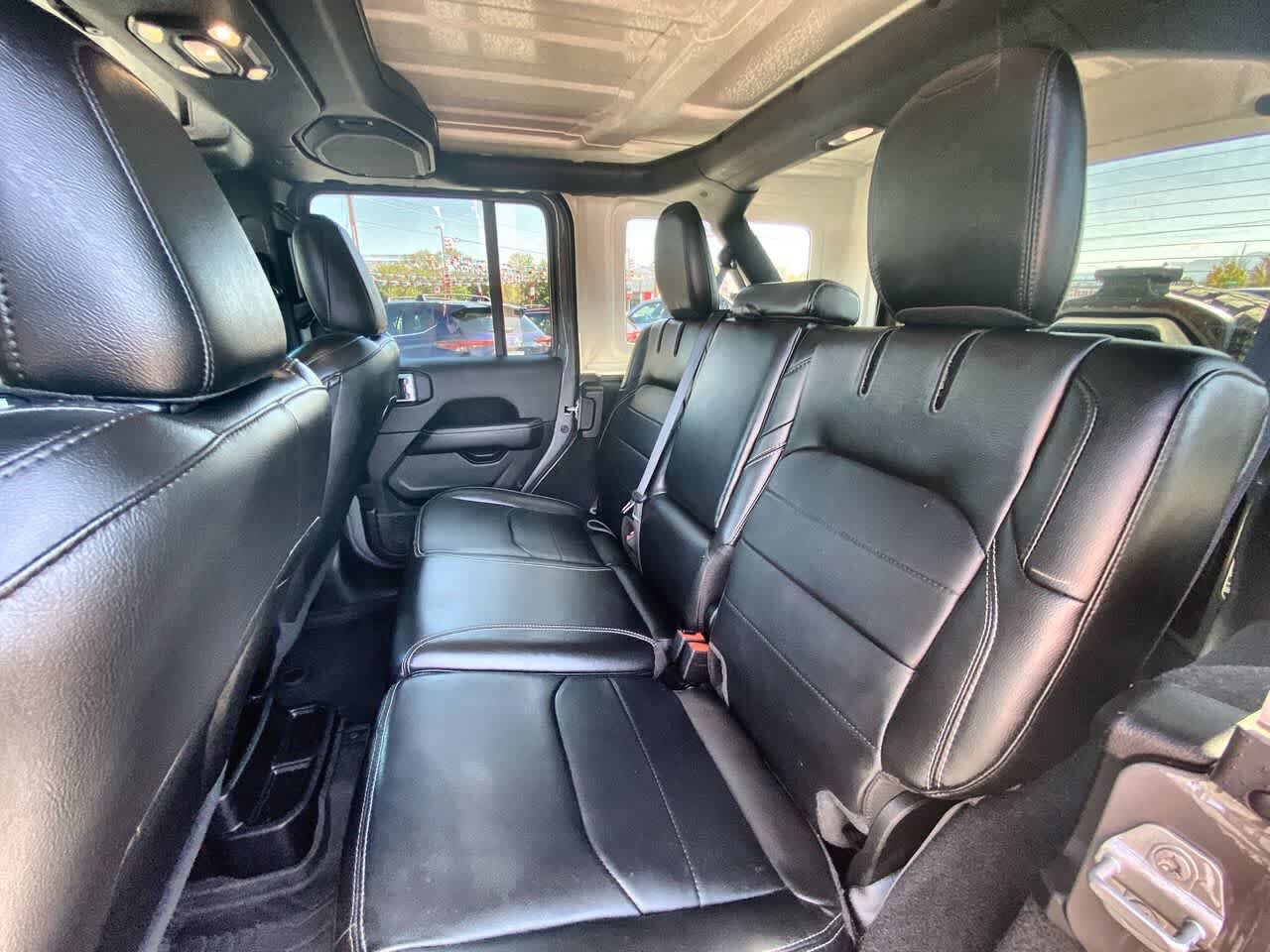 Used 2023 Jeep Wrangler Unlimited Sahara w/ Cold Weather Group AWD/4WD image 22