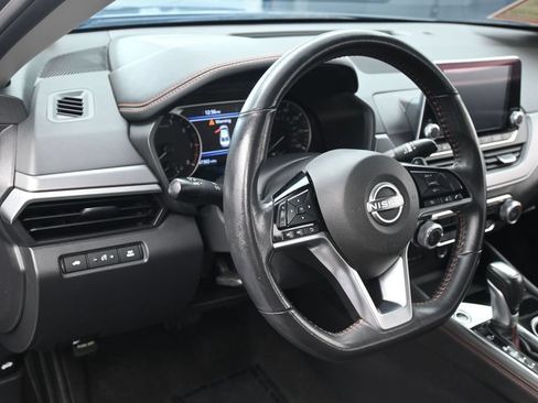 Used 2024 Nissan Altima 2.5 SR FWD image 15