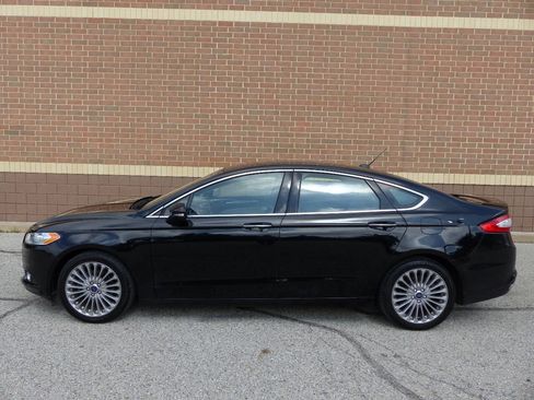 Used 2016 Ford Fusion Titanium FWD image 5