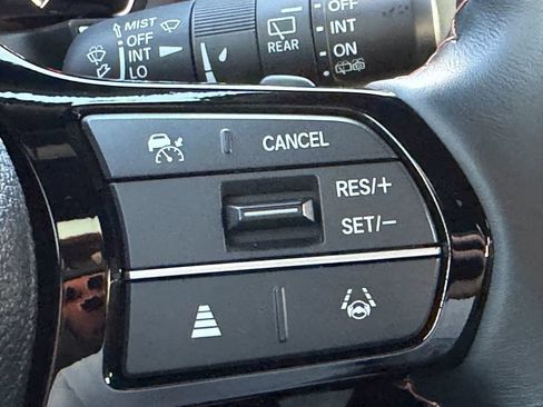Used 2025 Honda Pilot Sport image 29