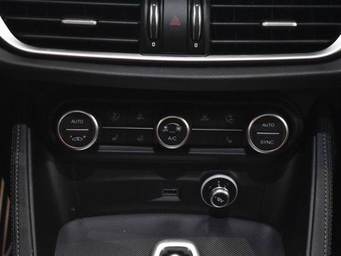 Used 2023 Alfa Romeo Stelvio Veloce AWD/4WD image 28