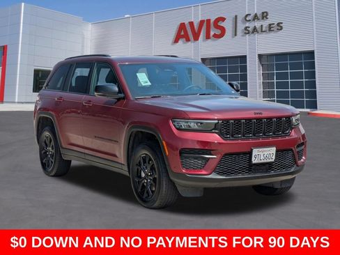 Used 2025 Jeep Grand Cherokee Altitude AWD/4WD image 3