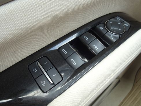 Used 2023 Cadillac Escalade Sport Platinum image 32