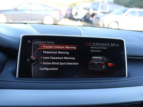 Used 2017 BMW X5 xDrive50i w/ M Sport Package image 26