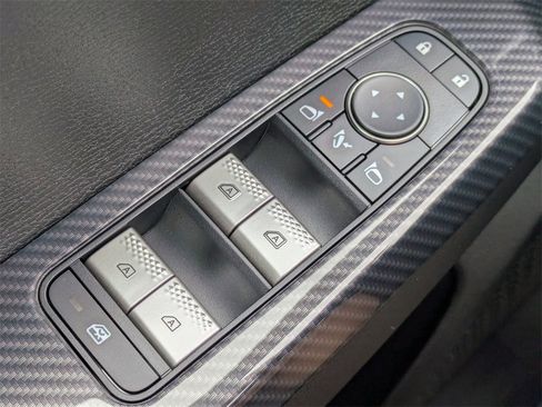 New 2025 Mitsubishi Outlander SE image 24