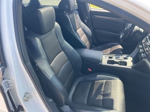 Used 2018 Honda Accord Sport image 8