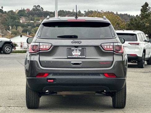 Used 2023 Jeep Compass Trailhawk image 5