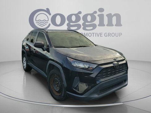 Used 2019 Toyota RAV4 LE FWD image 6