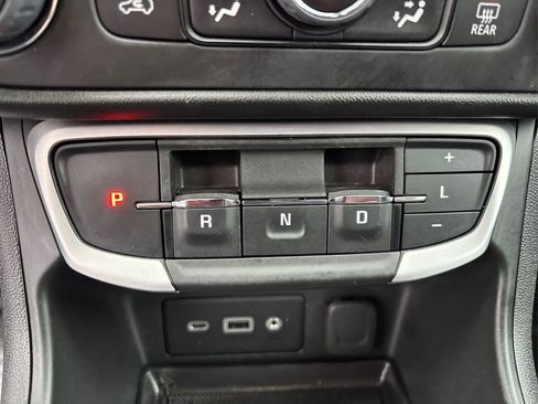 Used 2022 GMC Terrain SLE w/ Driver Convenience Package image 35