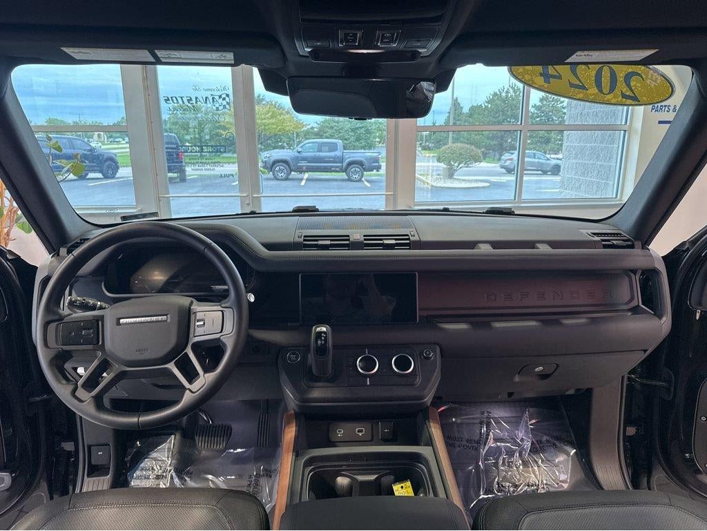 Used 2024 Land Rover Defender 110 X-Dynamic SE AWD/4WD image 20