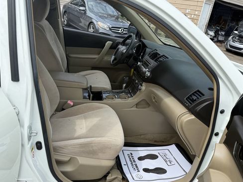 Used 2010 Toyota Highlander 2WD image 13