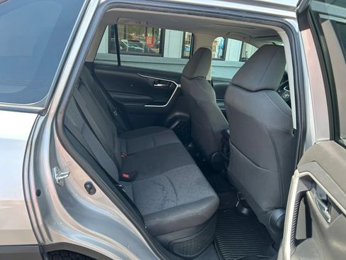 Used 2022 Toyota RAV4 XLE w/ Convenience Package AWD/4WD image 23
