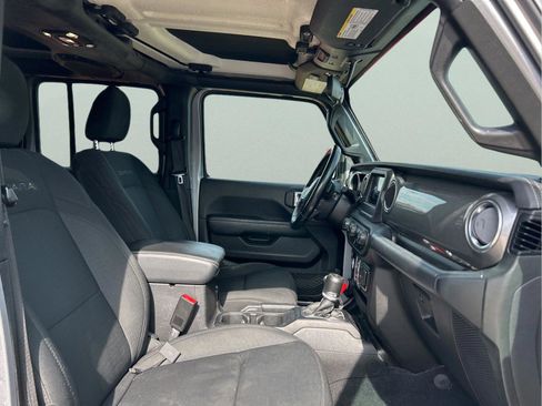 Certified 2020 Jeep Wrangler Unlimited Sahara image 30