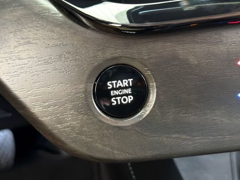 Used 2025 Nissan Murano SV FWD image 6