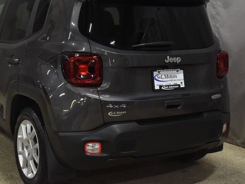 Certified 2021 Jeep Renegade Latitude w/ Luxury Group I AWD/4WD image 9
