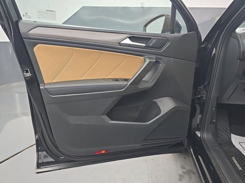 Used 2023 Volkswagen Tiguan SE image 21