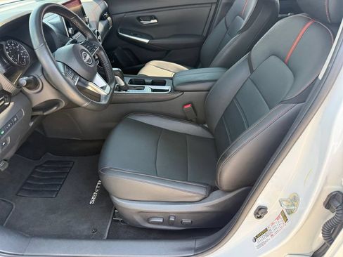 Used 2025 Nissan Sentra SR w/ SR Premium Package FWD image 10
