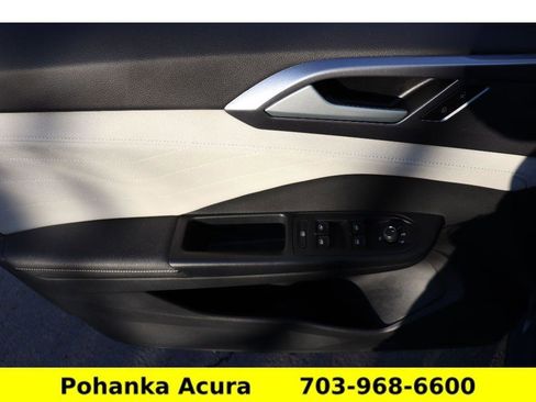 Used 2025 Volkswagen Taos SEL image 21