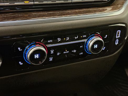 Used 2023 GMC Sierra 1500 Elevation image 24