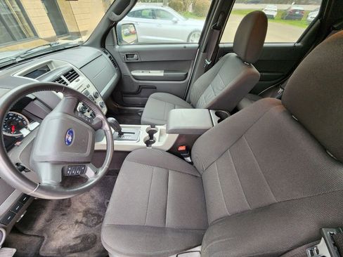 Used 2010 Ford Escape XLT image 7