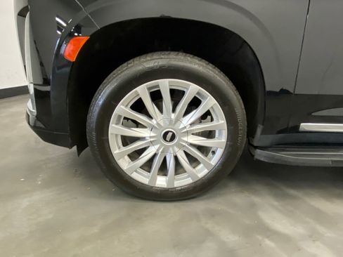 Used 2023 Cadillac Escalade ESV Luxury image 19