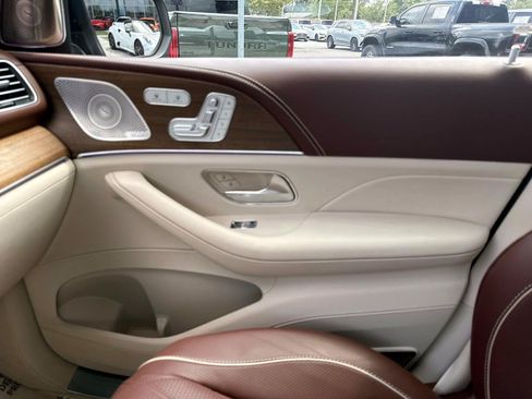 Certified 2026 Mercedes-Benz Maybach GLS 600 4MATIC image 26