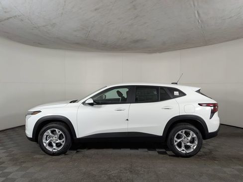 New 2026 Chevrolet Trax LS image 3