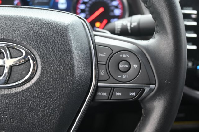 Used 2019 Toyota Camry XSE FWD image 16