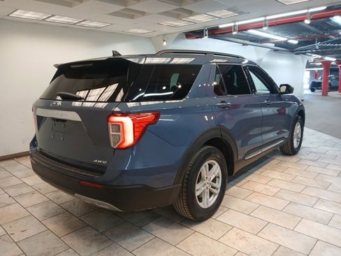 Used 2021 Ford Explorer XLT w/ Equipment Group 202A image 3