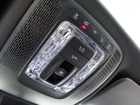 Used 2021 Mercedes-Benz GLB 250 4MATIC image 34