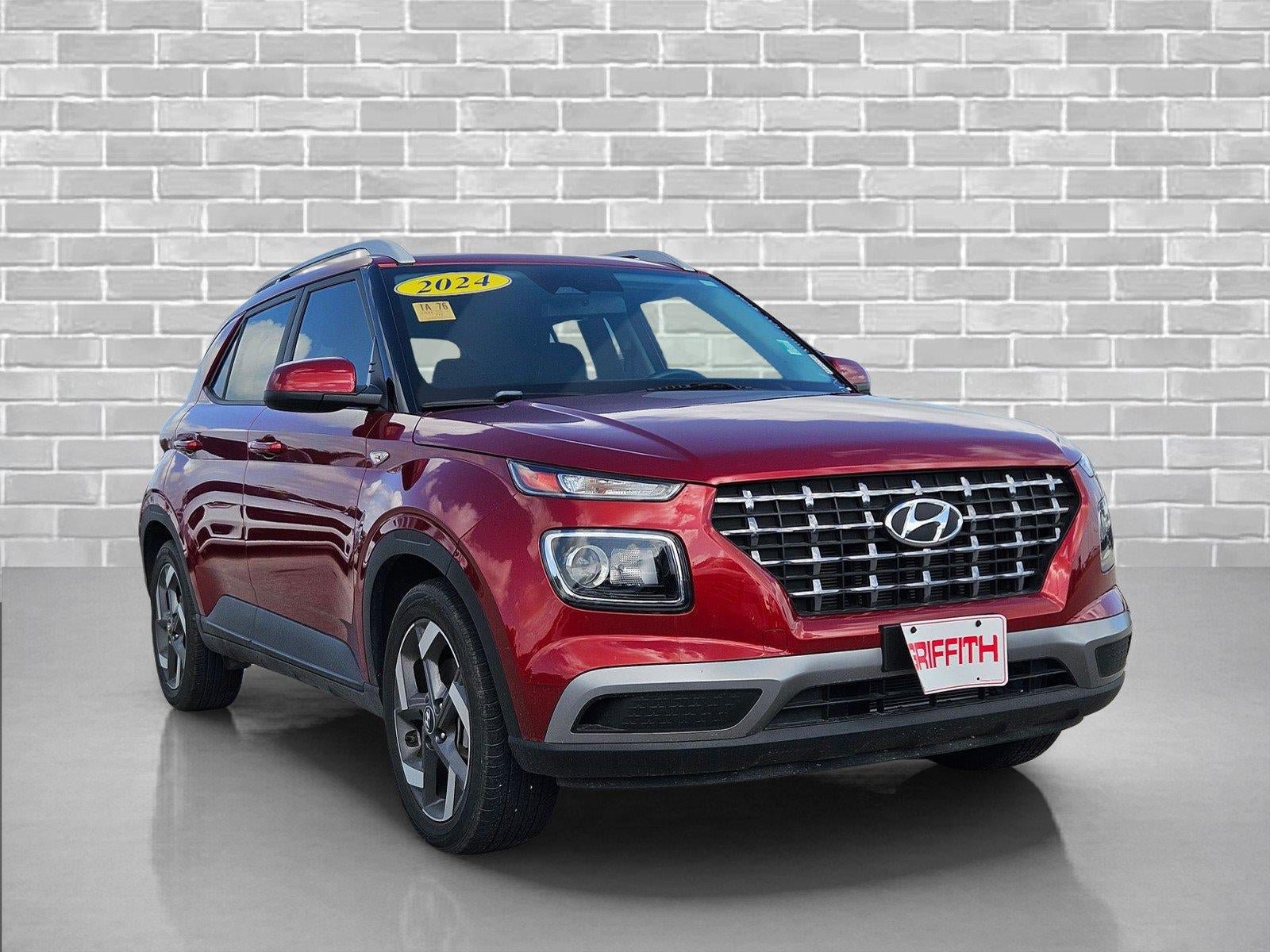 Used 2024 Hyundai Venue SEL FWD image 3