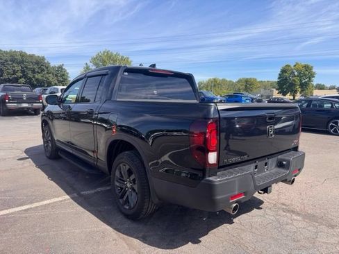 Used 2023 Honda Ridgeline Sport image 4