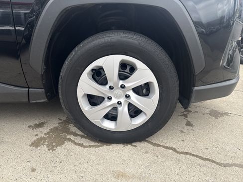 Certified 2025 Toyota RAV4 LE AWD/4WD image 33