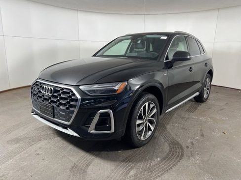 Used 2023 Audi Q5 2.0T Premium Plus w/ Premium Plus Package image 3